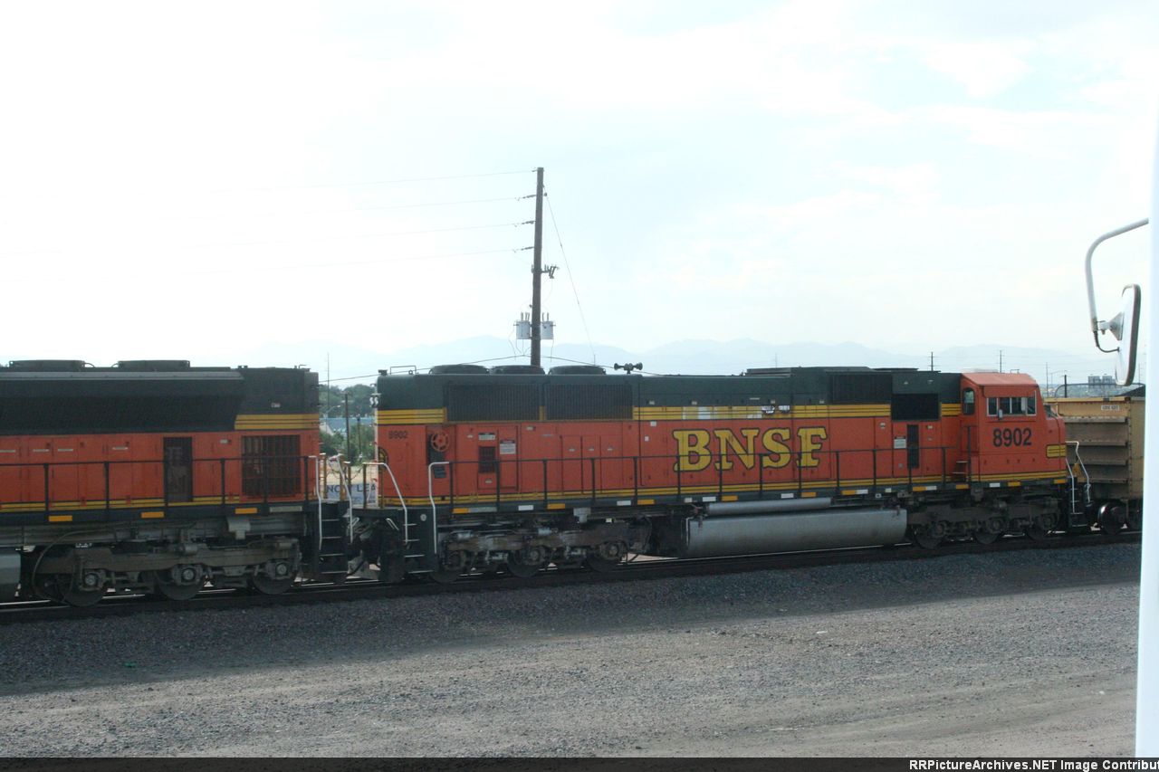 BNSF 8902